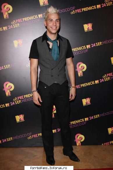 :cool: christian la petrecerea de dinaintea premiilor mtv latinoamer