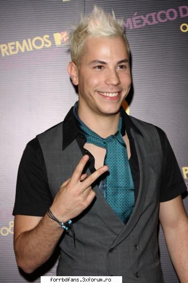 :cool: christian la petrecerea de dinaintea premiilor mtv latinoamer