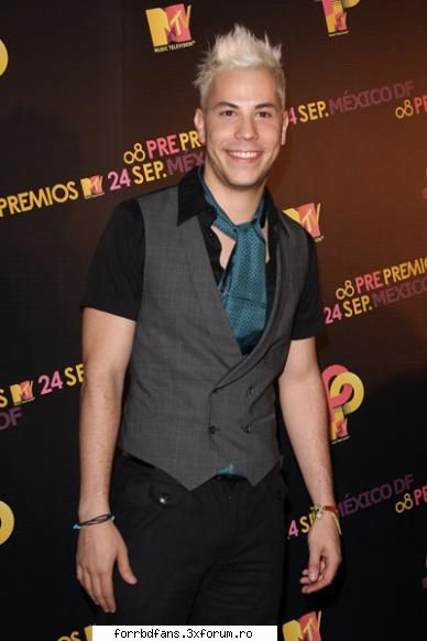 :cool: christian la petrecerea de dinaintea premiilor mtv latinoamer